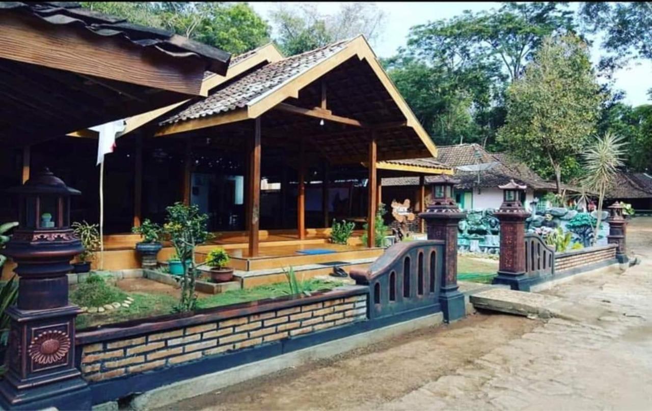 Nara Homestay Syariah Mangunan Exterior foto