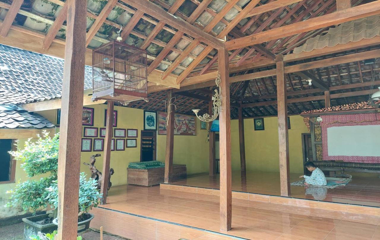 Nara Homestay Syariah Mangunan Exterior foto
