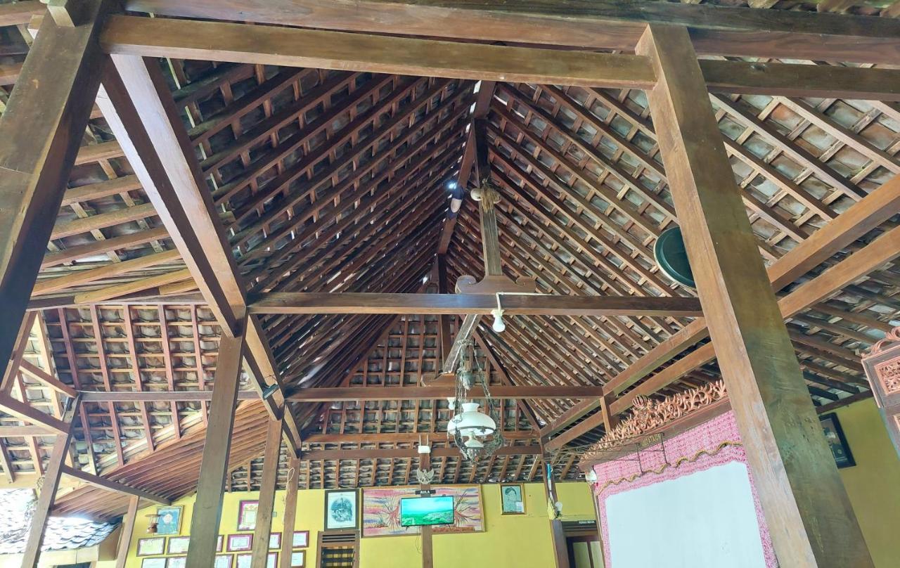 Nara Homestay Syariah Mangunan Exterior foto